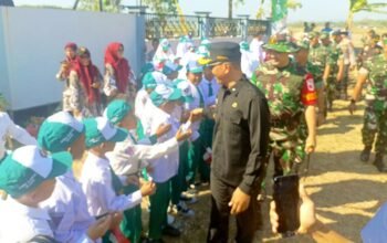 Pembukaan TMMD 129 Meriah, Antusias Siswa Sambut Kedatangan Bupati Bojonegoro
