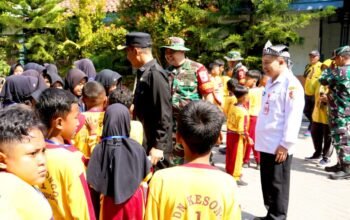 Tak Sekedar Bangun Sekolah, Satgas TMMD Bojonegoro 129 Dekatkan TNI dengan Anak-anak