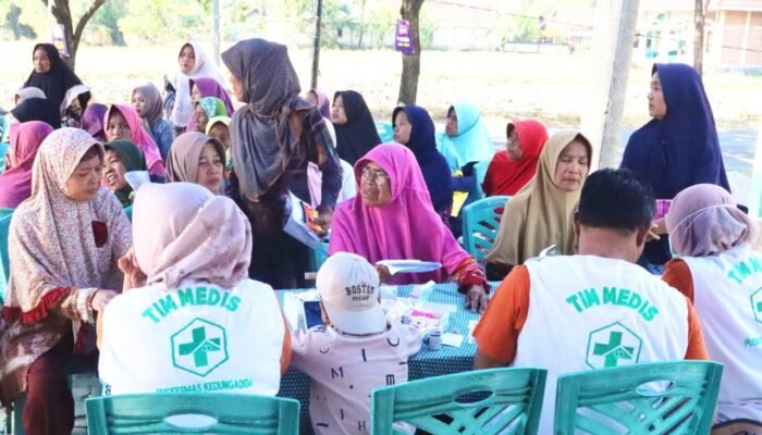 Dinkes Bojonegoro Buka Layanan Kesehatan Gratis di TMMD 129 Kesongo