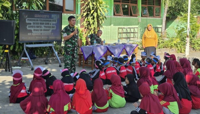 Semangat Bela Negara, Yonif YTP 885 Latih PBB Siswa SDN 2 Dander Bojonegoro