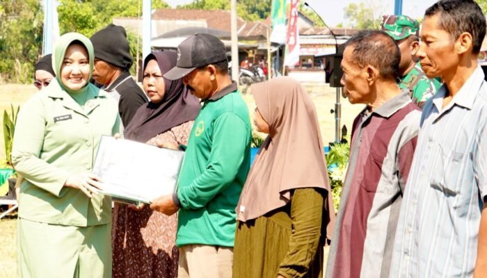 TMMD 129 Bojonegoro Makin Solid, Persit Turun Ambil Peran
