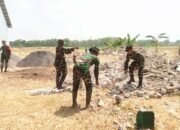 TMMD 129 Bojonegoro Kebut Pembangunan Rest Area, TNI dan Warga Bersihkan Puing Bersama