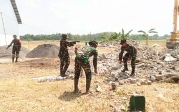 TMMD 129 Bojonegoro Kebut Pembangunan Rest Area, TNI dan Warga Bersihkan Puing Bersama img 20260719 wa0032