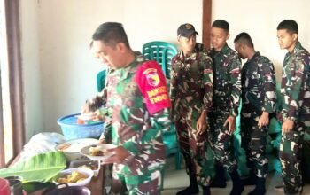 Momen Penuh Keakraban, Satgas TMMD 129 Bojonegoro Makan Pagi Bersama Warga