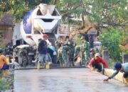 Dikejar Target, Jalan Cor TMMD 129 Bojonegoro di Kedungpandan Terus Dikebut