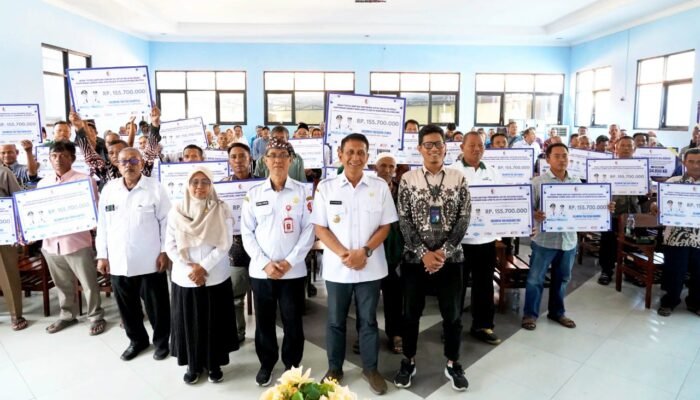 Bojonegoro Gaspol Jadi Lumbung Pangan, Bupati Wahono Serahkan Bantuan Pertanian Bernilai Strategis