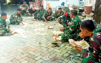 Di Balik Pembangunan TMMD 129 Bojonegoro, Ada Momen Hangat Satgas Makan Bersama img 20260723 wa0042