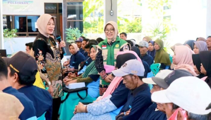 Program Gayatri Bojonegoro Kembali Bergulir, Ribuan KPM Dapat Bantuan Ayam Petelur