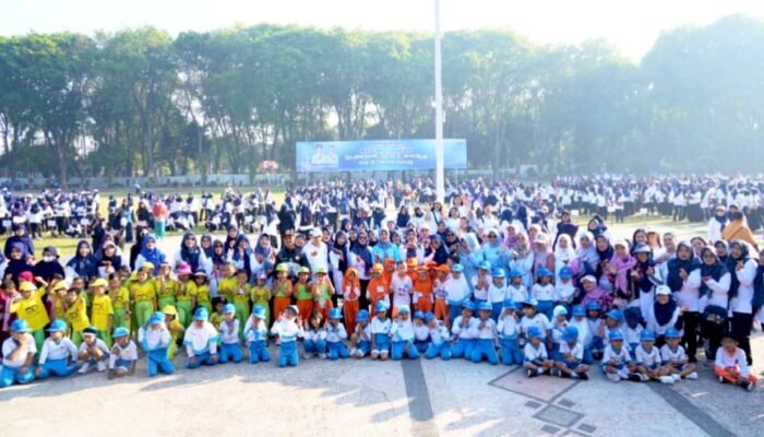 1.366 Guru dan 767 Murid TK Meriahkan Jalan Sehat Hari Anak Nasional di Bojonegoro