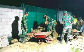 Salut, Satgas TMMD Bojonegoro Kerja Hingga Malam Demi Rumah Layak Huni