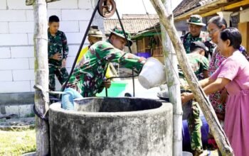 Warga Krebet Tersenyum, TMMD 129 Bojonegoro Kirim Ribuan Liter Air Bersih