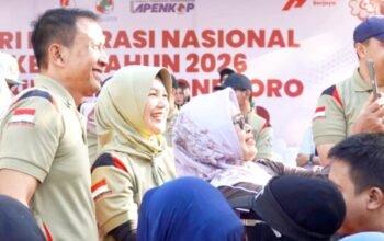 Jalan Sehat Harkopnas Bojonegoro Pecah, Hadiah Umrah hingga Motor Jadi Buruan img 20260726 wa0061
