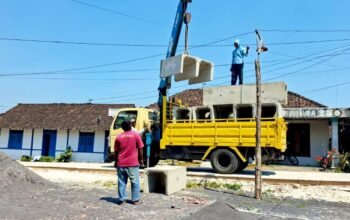 Kejar Target TMMD Bojonegoro, Material U Ditch Berdatangan ke Desa Kesongo