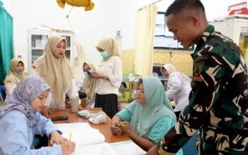 Tak Hanya Bangun Jalan, TMMD Bojonegoro Beri Layanan KB dan Kesehatan Gratis