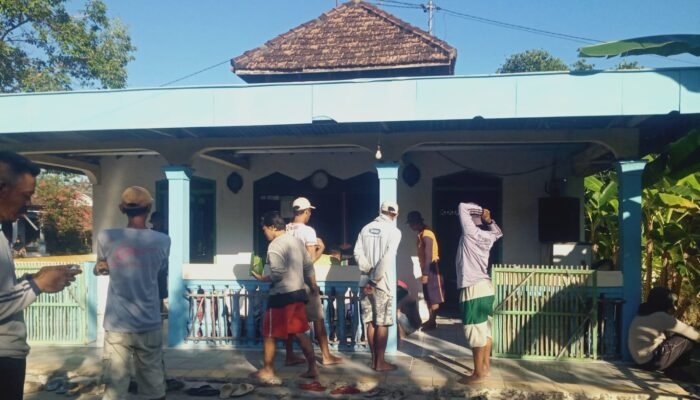 Warga Pejambon Gotong Royong Bongkar  Mushola Lama, Siapkan Tempat Ibadah Yang  Lebih  Nyaman