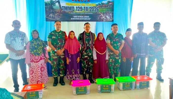 TMMD 129 Bojonegoro Hadirkan Kepedulian Sosial, 100 Warga Kesongo Terima Bantuan Sembako