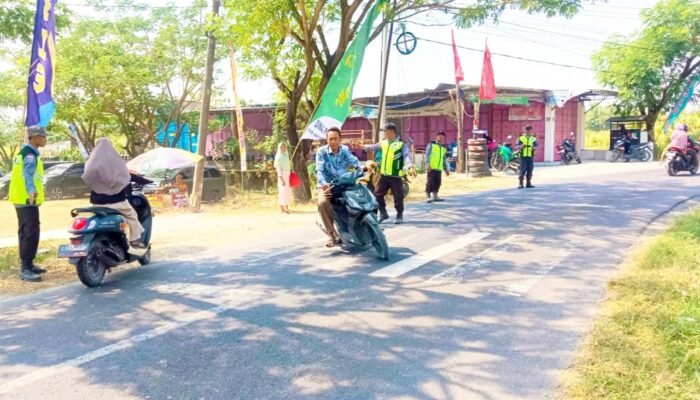 Satlinmas Kesongo Kawal Ribuan Pengunjung Bazar UMKM TMMD 129 Bojonegoro