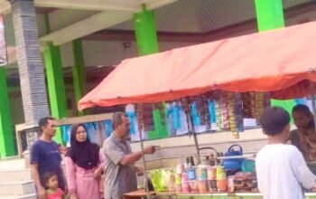 TMMD 129 Bojonegoro Hidupkan Ekonomi Warga, Pedagang di Arena Voli Raup Rezeki Berlimpah