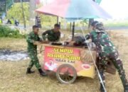 TMMD 129 Bojonegoro: Aksi TNI Bantu Dorong Gerobak Sempol Bu Kartini
