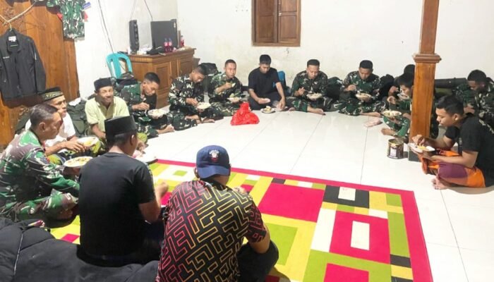 Momen Mengharukan di TMMD ke-129 Bojonegoro, Satgas dan Warga Tanpa Sekat