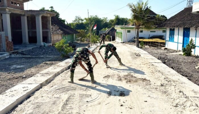 TMMD 129 Bojonegoro Kebut Drainase, Jalan Desa Kesongo Makin Tangguh
