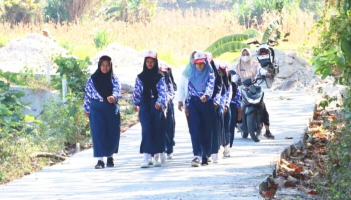 Jalan Cor TMMD ke-129 Bojonegoro Bikin Siswa SDN Kesongo II Latihan Makin Semangat