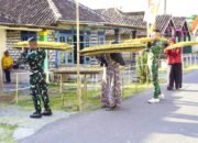 Tak Hanya Bangun Desa, Satgas Bojonegoro Bantu Petani Rajang Tembakau