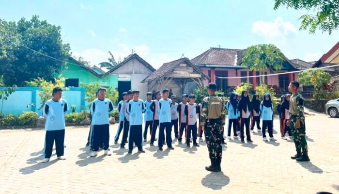 Satgas TMMD Bojonegoro Masuk Sekolah, Siswa Kesongo Diajari PBB