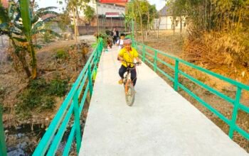 TMMD Bojonegoro Bangun Jembatan Brang Etan, Anak-anak Kini Mudah Mengaji