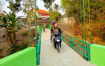 Jembatan Brang Etan Makin Kinclong, Hasil TMMD Bojonegoro Segera Rampung
