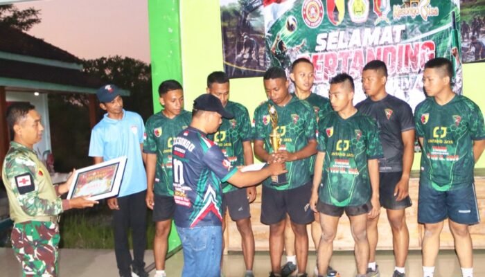 Serunya Turnamen Voli TMMD Bojonegoro, TNI dan Mahasiswa Adu Smash