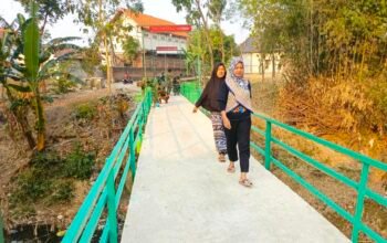 TMMD Bojonegoro ke-129 Tuntaskan Jembatan Brang Etan, Warga Lega
