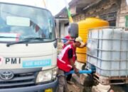 Krisis Air Melanda, PMI Bojonegoro Kirim Bantuan ke Sumberrejo