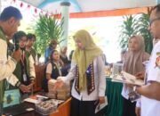 Dari Sampah Jadi Lilin, Ini Inovasi Mahasiswa UPN Jatim di Bojonegoro