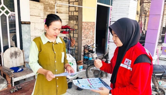 Bukan Cuma Air Bersih, PMI Bojonegoro Edukasi Warga dari Rumah ke Rumah