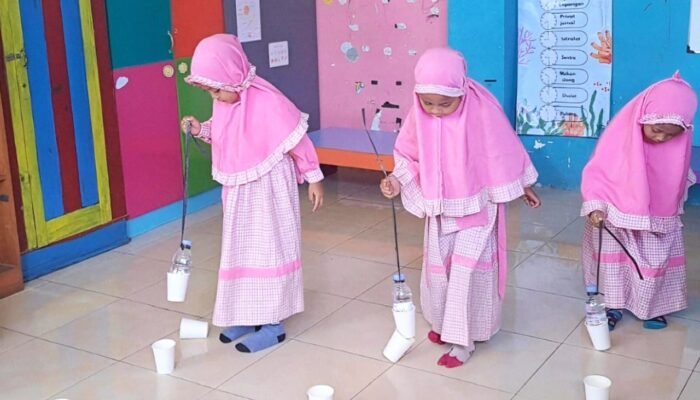 Ratusan Siswa TK ABA II Bojonegoro Meriahkan HUT RI