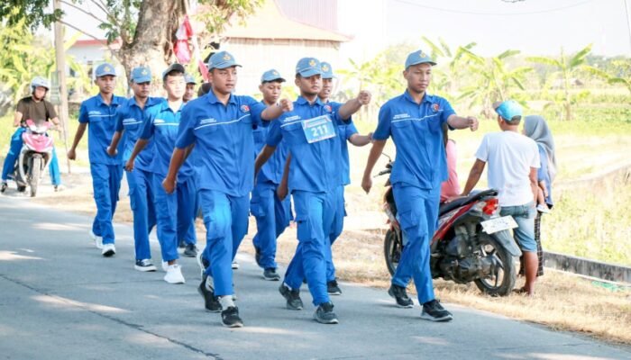 Camat Purwosari Bojonegoro Ikut Gerak Jalan, Ada yang Bikin Warga Terpukau