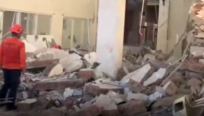 Update Gempa NTT: 38 Warga Tewas, Ribuan Orang Mengungsi