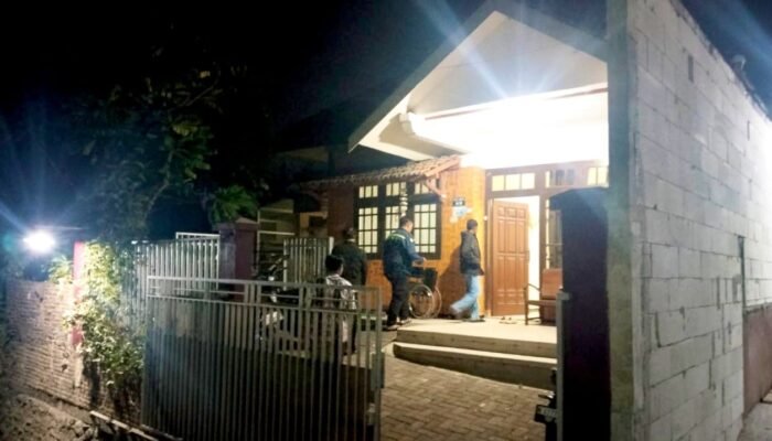 CCTV Bongkar Aksi Pencuri Rumah Warga Wagir Malang, Pelaku Diringkus