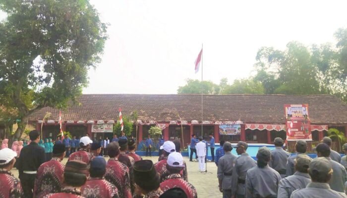 HUT RI ke-81, RT RW Bayemgede Kepohbaru Bojonegoro Serentak Ikuti Upacara