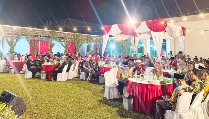 Plesungan Bojonegoro Rayakan HUT ke-81 RI, Tokoh dan Siswa Berprestasi Diganjar Penghargaan
