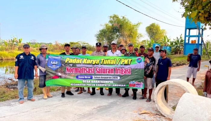 Babinsa Pucuk Lamongan Turun Tangan, Irigasi Pertanian Dibersihkan