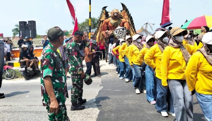 Karnaval Sungelebak Lamongan Dibanjiri 8.000 Peserta, TNI Polri Turun Tangan