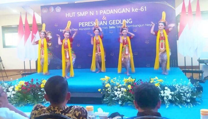 Tari Serampat Curi Perhatian di Peresmian Gedung Baru SMPN 1 Padangan Bojonegoro