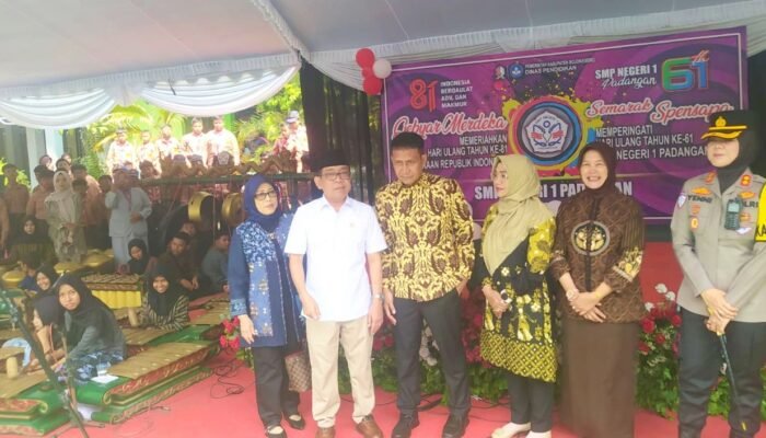 Gamelan Jawa Sambut Menko PMK Pratikno di SMPN 1 Padangan Bojonegoro