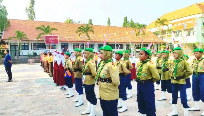 Puluhan Pelajar SD MI di Modo Lamongan Adu Kekompakan di Lomba PBB