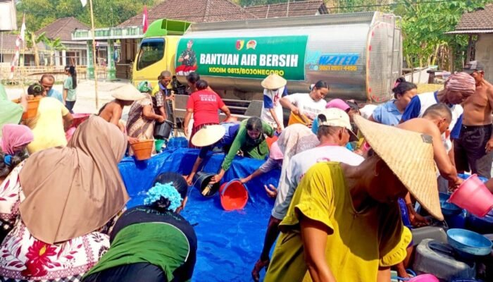 Warga Tlogohaji Kesulitan Air, Kodim Bojonegoro Langsung Turun Tangan