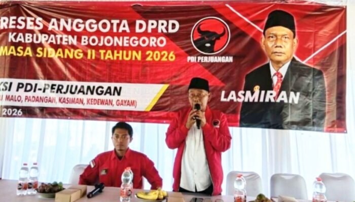 Warga Curhat, Jalan Rusak Hingga Drainase di Reses Anggota DPRD Bojonegoro Lasmiran