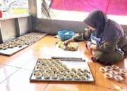 Usaha Jajanan Serba Seribu di Padangan Bojonegoro Ini Diserbu Pembeli Dalam dan Luar Kota