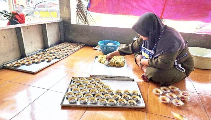 Usaha Jajanan Serba Seribu di Padangan Bojonegoro Ini Diserbu Pembeli Dalam dan Luar Kota